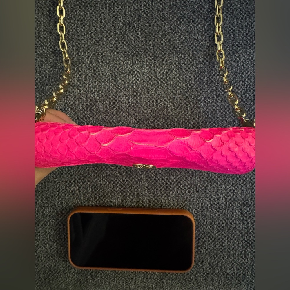 Tory Burch Hot Pink Crossbody Reptile Bag with Gold Chain - Picture 5 of 13